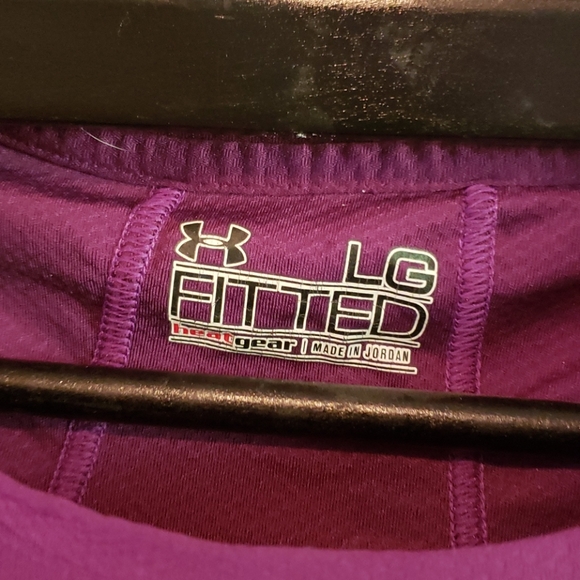 📌2/$20📌 Under Armor Fitted Heat Gear Long Sleeve - Picture 3 of 3